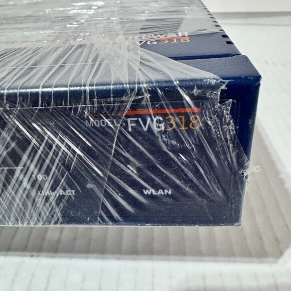 Netgear FVG318 ProSafe 802.11g Wireless VPN Firewall 8-port - Picture 6 of 10